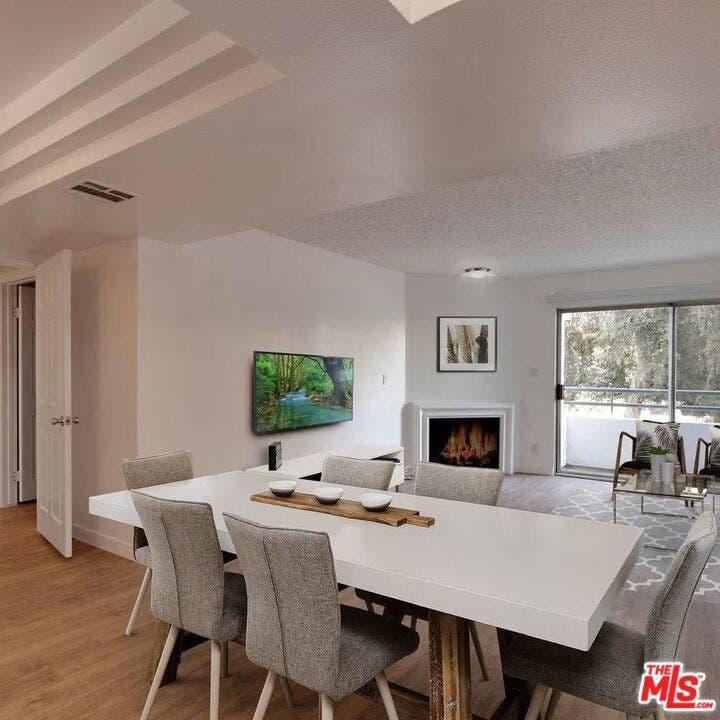 3144 S Canfield Avenue, Los Angeles, CA 90034 3144 S Canfield Avenue, Los Angeles, CA 90034