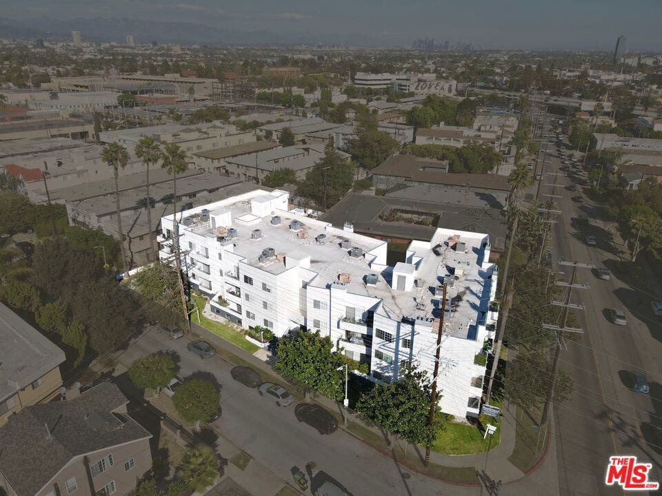 3144 S Canfield Avenue, Los Angeles, CA 90034 3144 S Canfield Avenue, Los Angeles, CA 90034