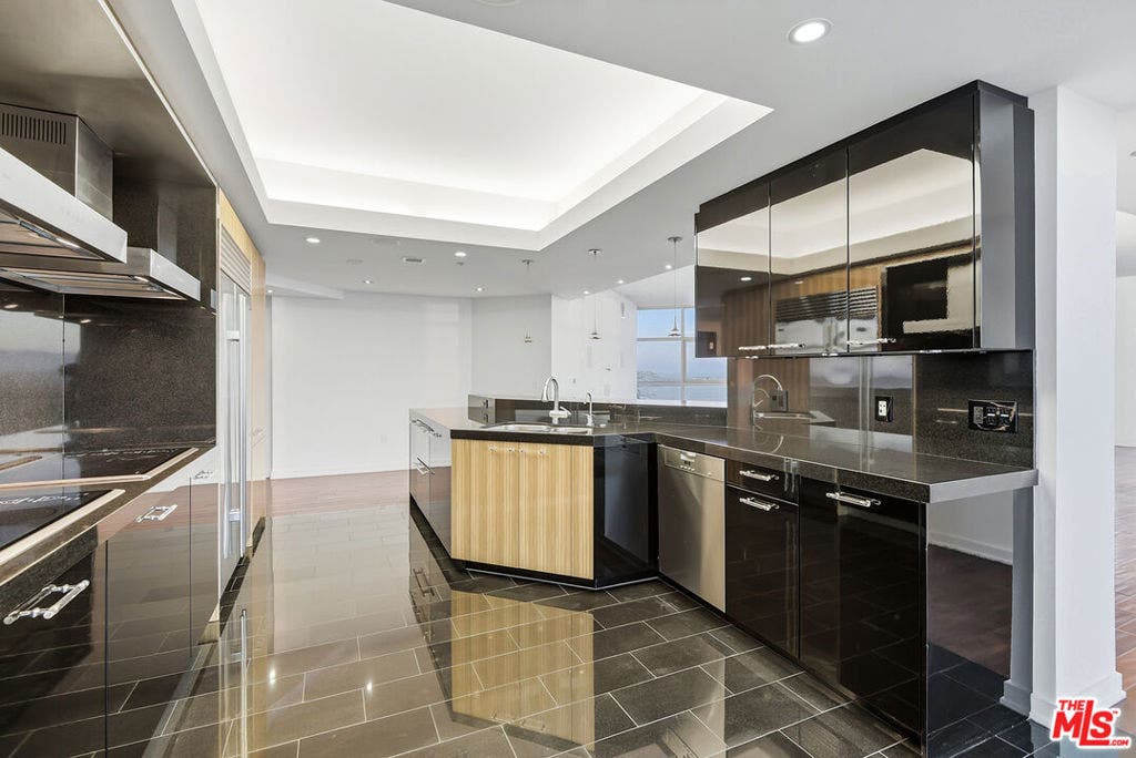 13700 Marina Pointe Drive, #1903, Marina Del Rey, CA 90292
