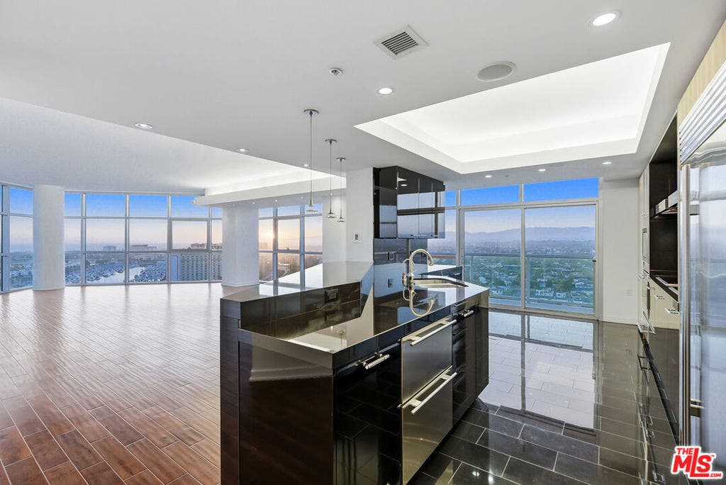 13700 Marina Pointe Drive, #1903, Marina Del Rey, CA 90292