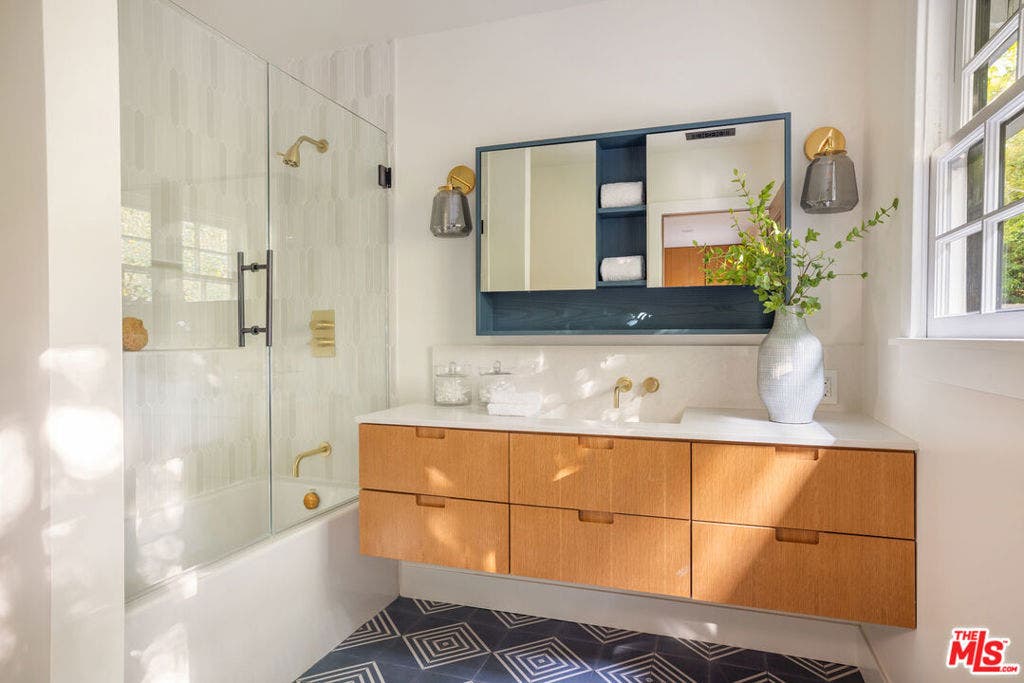 13627 W Sunset Boulevard, Pacific Palisades, CA 90272 13627 W Sunset Boulevard, Pacific Palisades, CA 90272