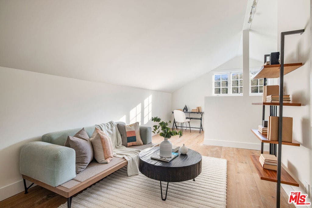 13627 W Sunset Boulevard, Pacific Palisades, CA 90272 13627 W Sunset Boulevard, Pacific Palisades, CA 90272