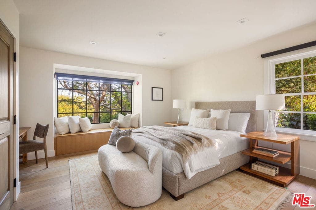 13627 W Sunset Boulevard, Pacific Palisades, CA 90272 13627 W Sunset Boulevard, Pacific Palisades, CA 90272
