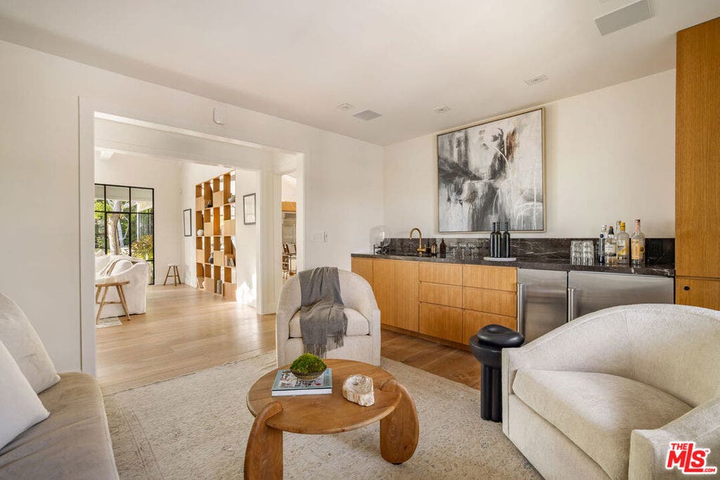 13627 W Sunset Boulevard, Pacific Palisades, CA 90272 13627 W Sunset Boulevard, Pacific Palisades, CA 90272