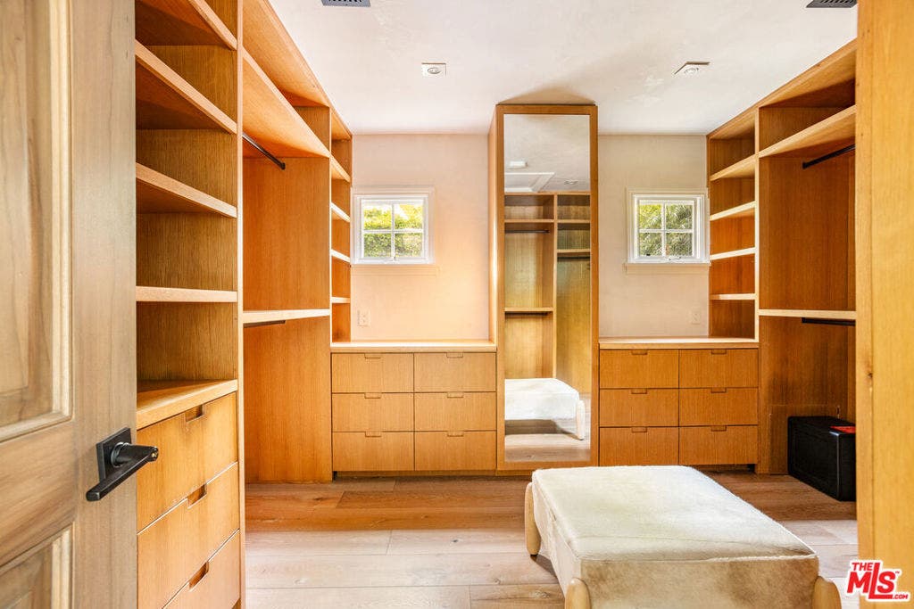 13627 W Sunset Boulevard, Pacific Palisades, CA 90272 13627 W Sunset Boulevard, Pacific Palisades, CA 90272