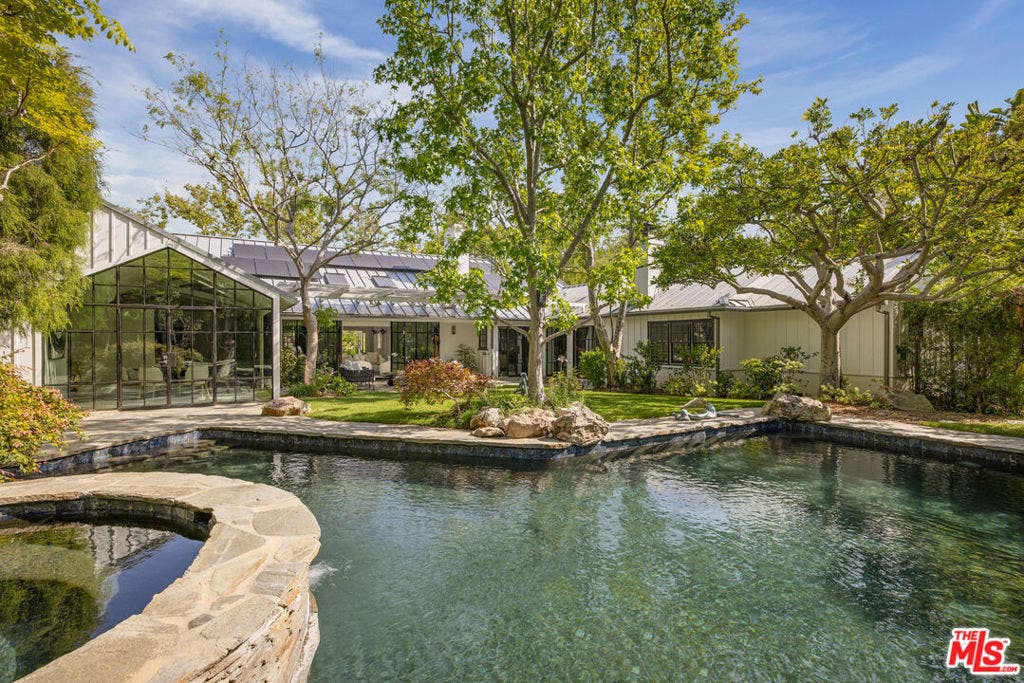 13627 W Sunset Boulevard, Pacific Palisades, CA 90272 13627 W Sunset Boulevard, Pacific Palisades, CA 90272