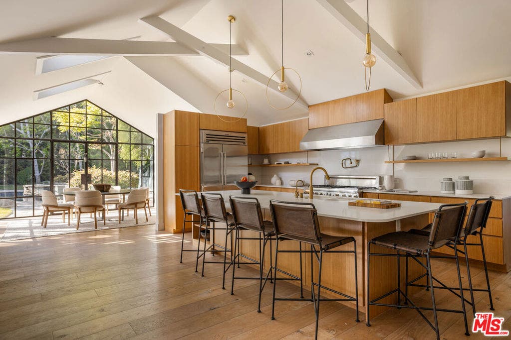 13627 W Sunset Boulevard, Pacific Palisades, CA 90272 13627 W Sunset Boulevard, Pacific Palisades, CA 90272