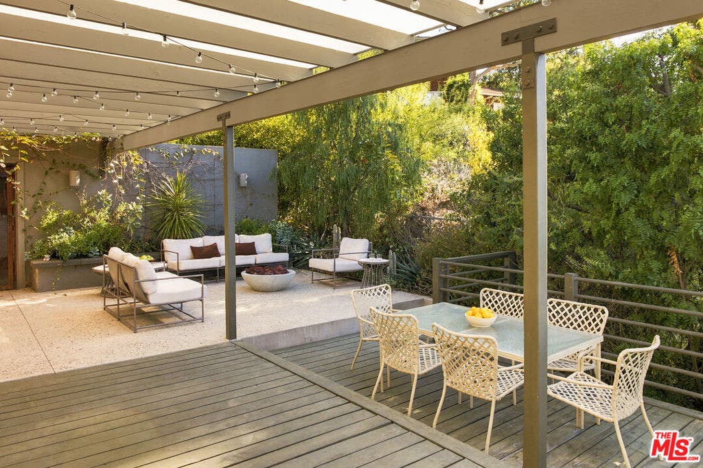 11526 Laurelcrest Drive, Studio City, CA 91604