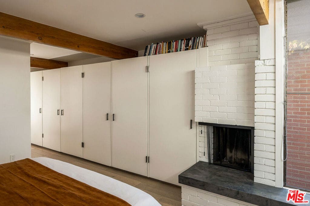 11526 Laurelcrest Drive, Studio City, CA 91604