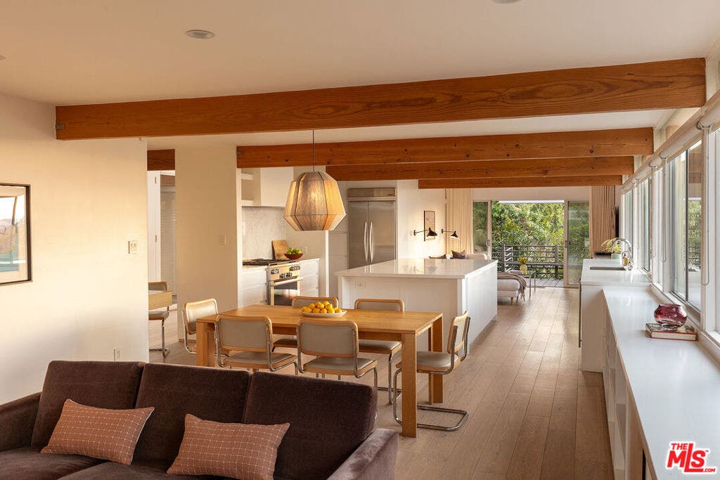 11526 Laurelcrest Drive, Studio City, CA 91604