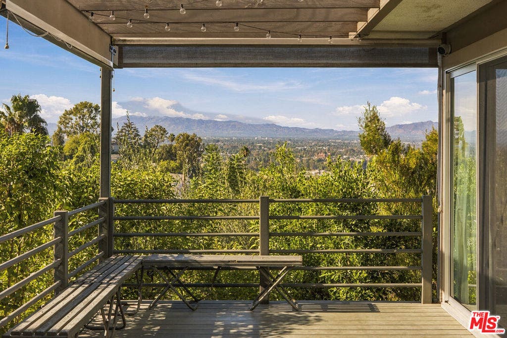 11526 Laurelcrest Drive, Studio City, CA 91604