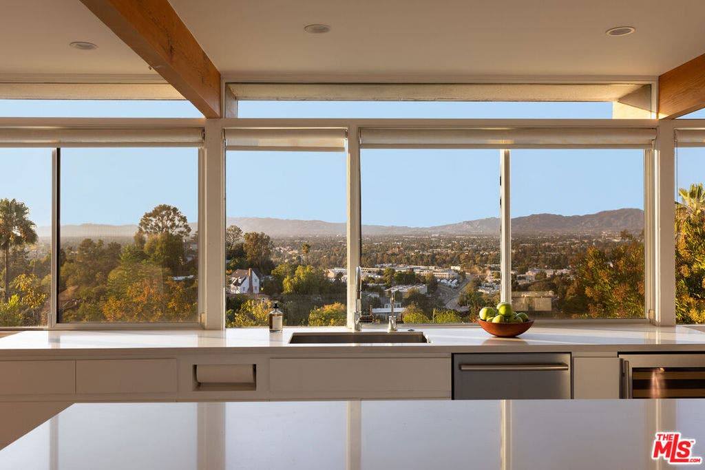 11526 Laurelcrest Drive, Studio City, CA 91604