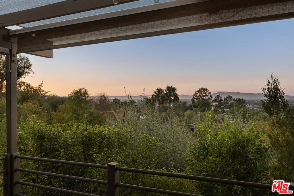 11526 Laurelcrest Drive, Studio City, CA 91604