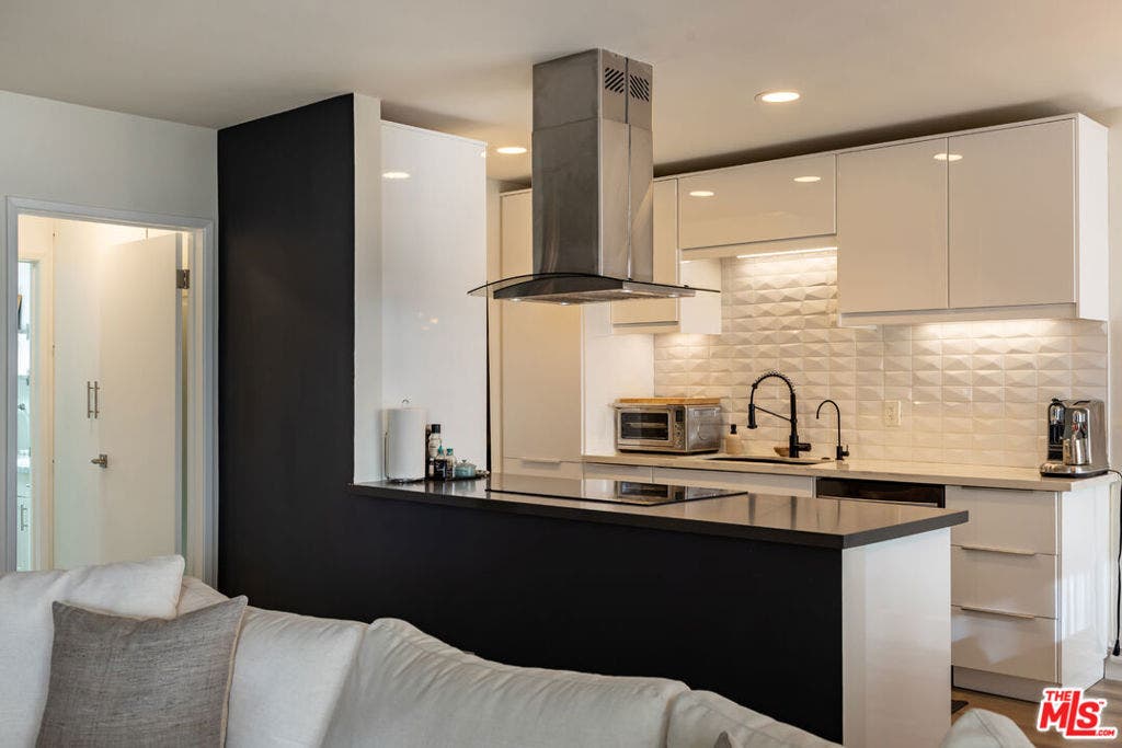 10654 Wilkins Avenue, #5, Los Angeles, CA 90024 10654 Wilkins Avenue, #5, Los Angeles, CA 90024