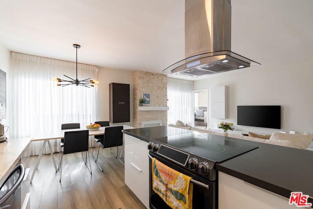 10654 Wilkins Avenue, #5, Los Angeles, CA 90024 10654 Wilkins Avenue, #5, Los Angeles, CA 90024