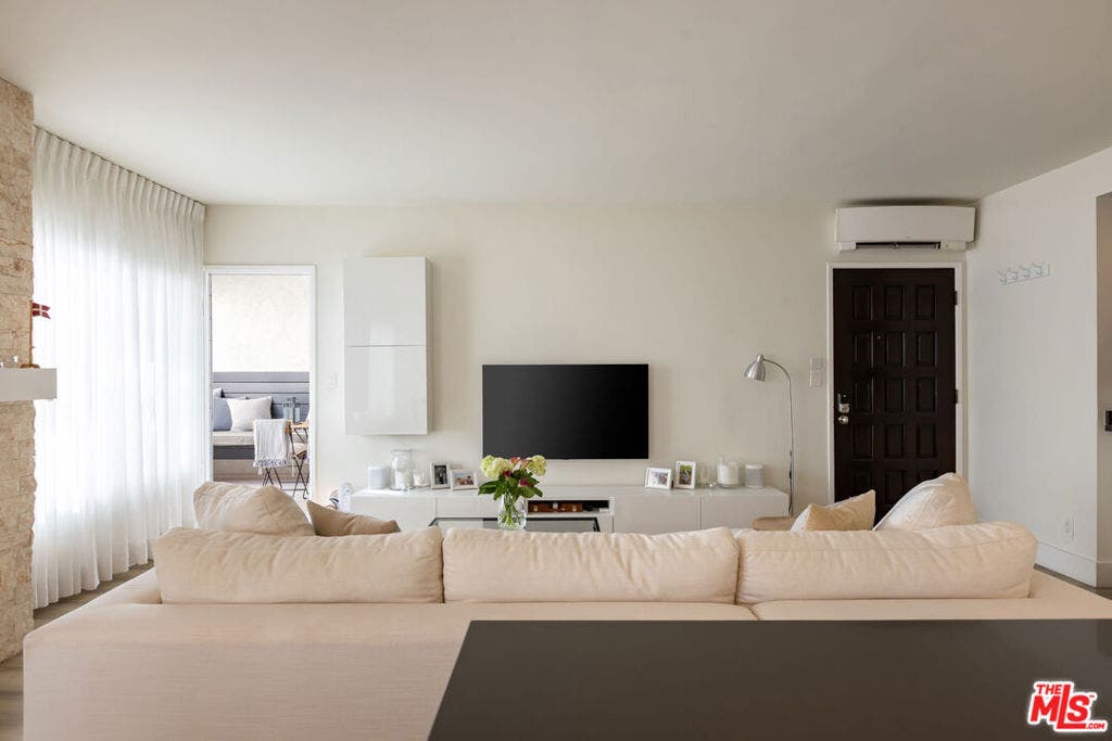 10654 Wilkins Avenue, #5, Los Angeles, CA 90024 10654 Wilkins Avenue, #5, Los Angeles, CA 90024