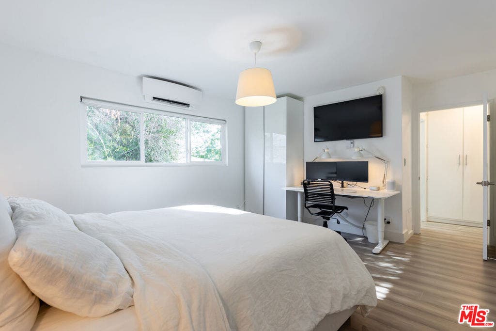 10654 Wilkins Avenue, #5, Los Angeles, CA 90024 10654 Wilkins Avenue, #5, Los Angeles, CA 90024