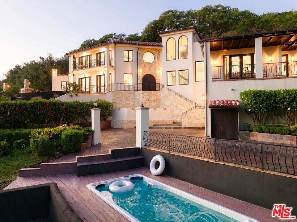 32045 Pacific Coast Highway, Malibu, CA 90265 32045 Pacific Coast Highway, Malibu, CA 90265
