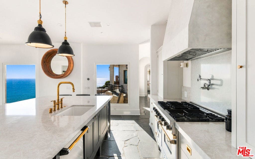 32045 Pacific Coast Highway, Malibu, CA 90265 32045 Pacific Coast Highway, Malibu, CA 90265