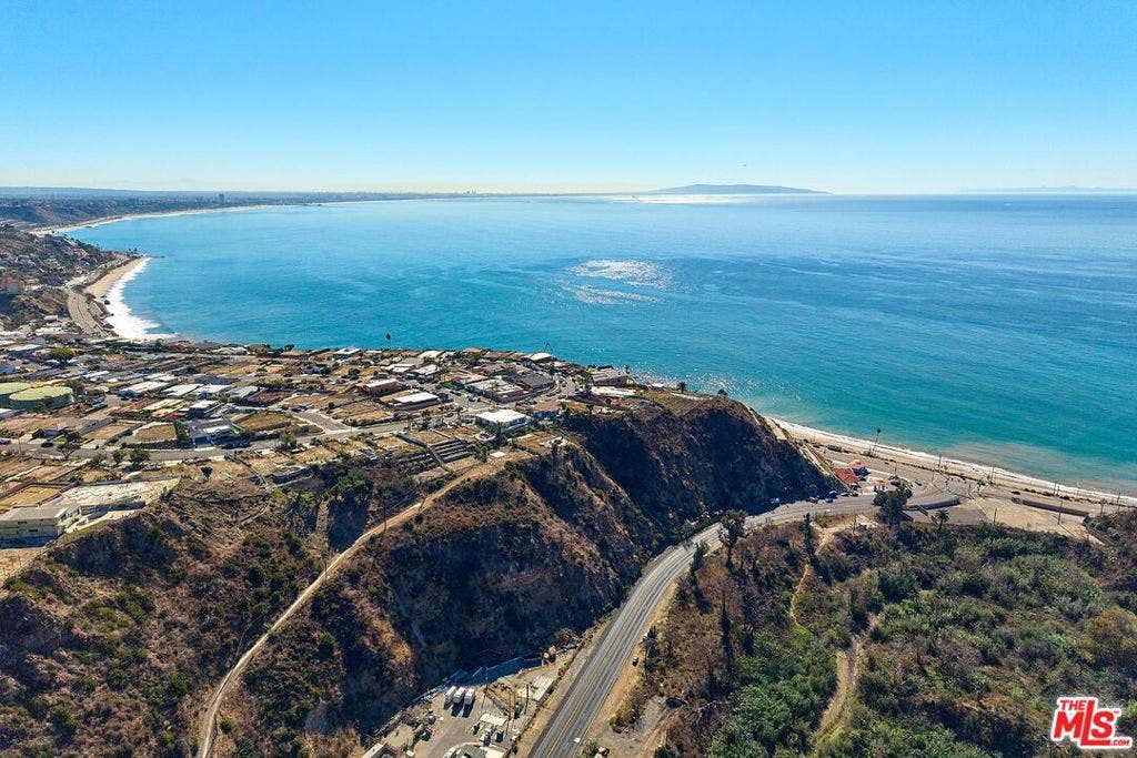 3913 Malibu Vista Drive, Malibu, CA 90265 3913 Malibu Vista Drive, Malibu, CA 90265