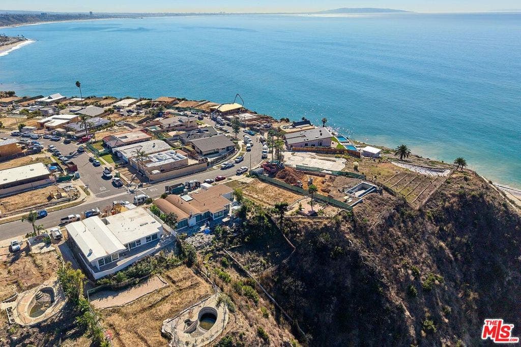 3913 Malibu Vista Drive, Malibu, CA 90265 3913 Malibu Vista Drive, Malibu, CA 90265