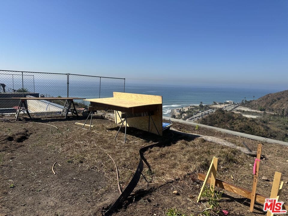3913 Malibu Vista Drive, Malibu, CA 90265 3913 Malibu Vista Drive, Malibu, CA 90265