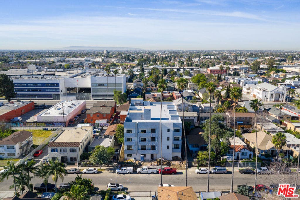 1432 E 25th Street, Los Angeles, CA 90011 1432 E 25th Street, Los Angeles, CA 90011