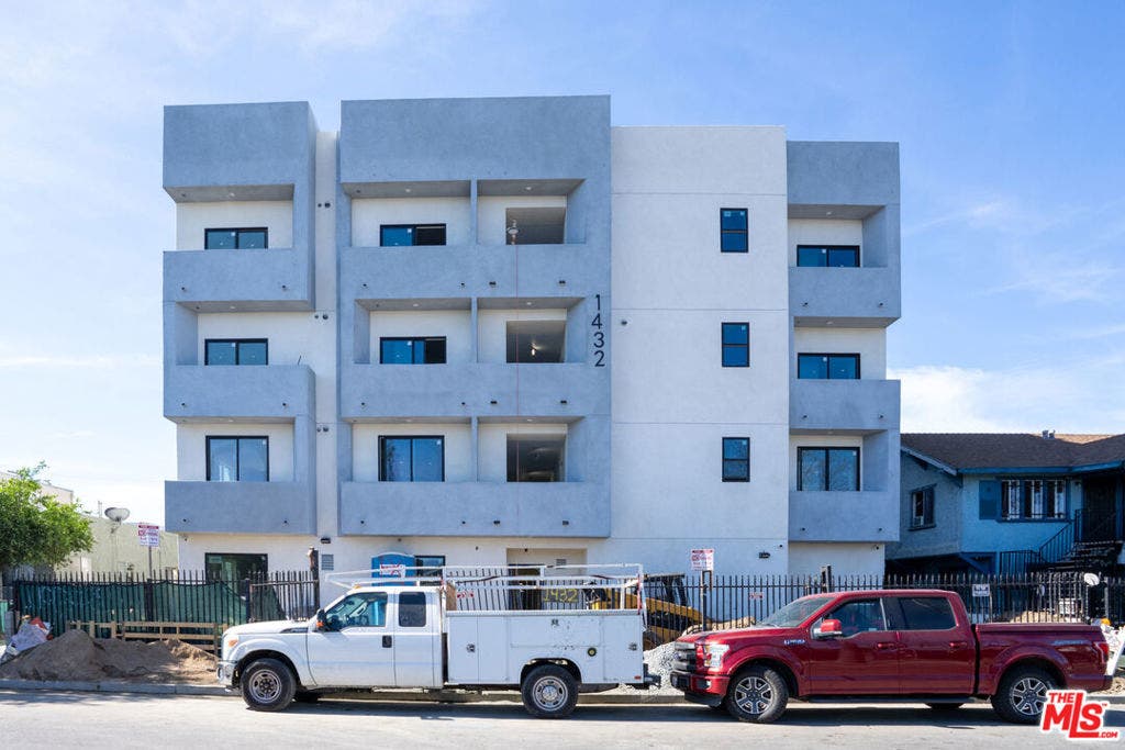 1432 E 25th Street, Los Angeles, CA 90011 1432 E 25th Street, Los Angeles, CA 90011