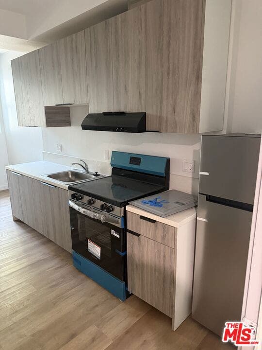 1432 E 25th Street, Los Angeles, CA 90011 1432 E 25th Street, Los Angeles, CA 90011