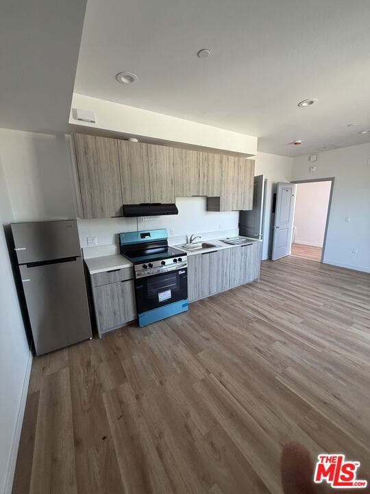 1432 E 25th Street, Los Angeles, CA 90011 1432 E 25th Street, Los Angeles, CA 90011