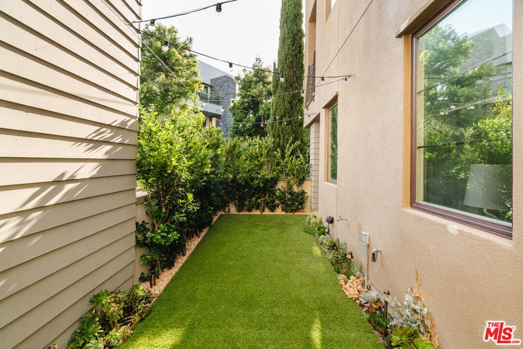 5837 N Lantern Court, Playa Vista, CA 90094 5837 N Lantern Court, Playa Vista, CA 90094