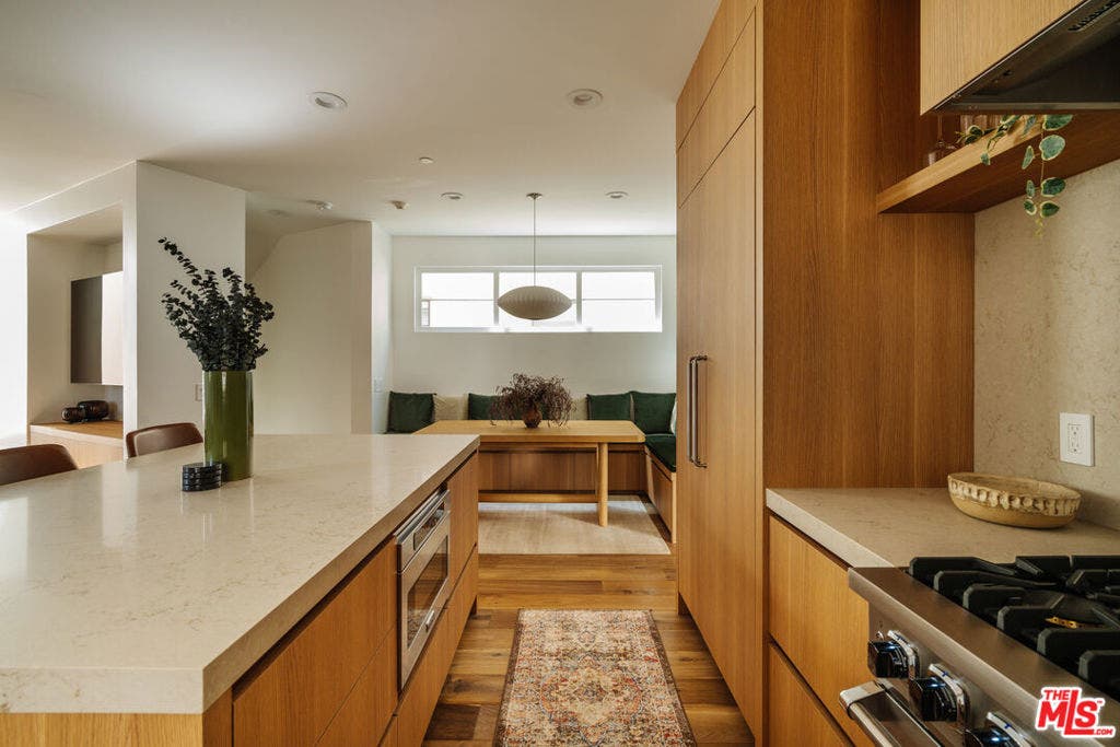 5837 N Lantern Court, Playa Vista, CA 90094 5837 N Lantern Court, Playa Vista, CA 90094