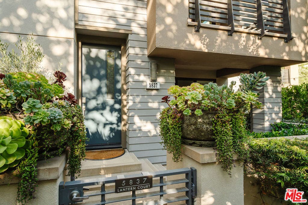 5837 N Lantern Court, Playa Vista, CA 90094 5837 N Lantern Court, Playa Vista, CA 90094