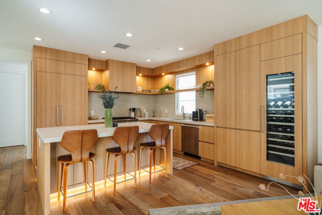 5837 N Lantern Court, Playa Vista, CA 90094 5837 N Lantern Court, Playa Vista, CA 90094