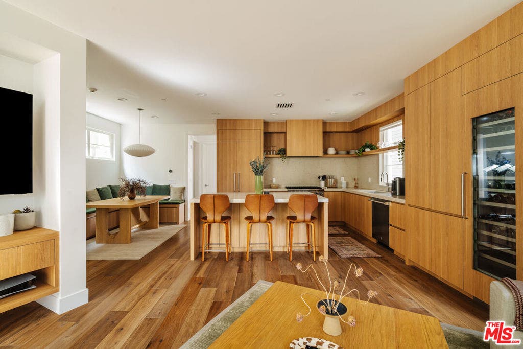 5837 N Lantern Court, Playa Vista, CA 90094 5837 N Lantern Court, Playa Vista, CA 90094