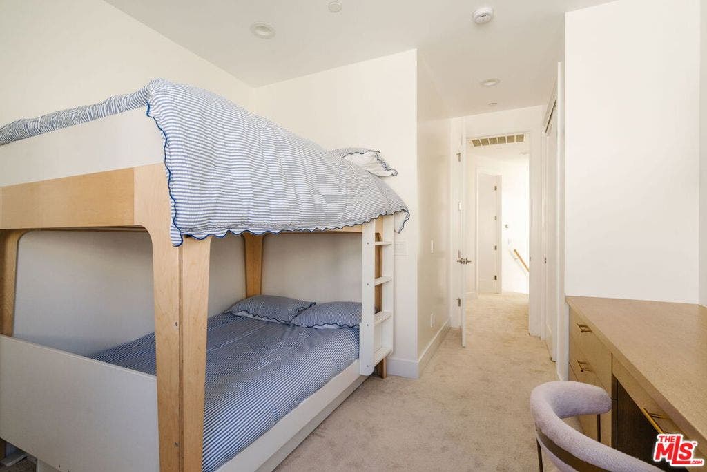 5837 N Lantern Court, Playa Vista, CA 90094 5837 N Lantern Court, Playa Vista, CA 90094