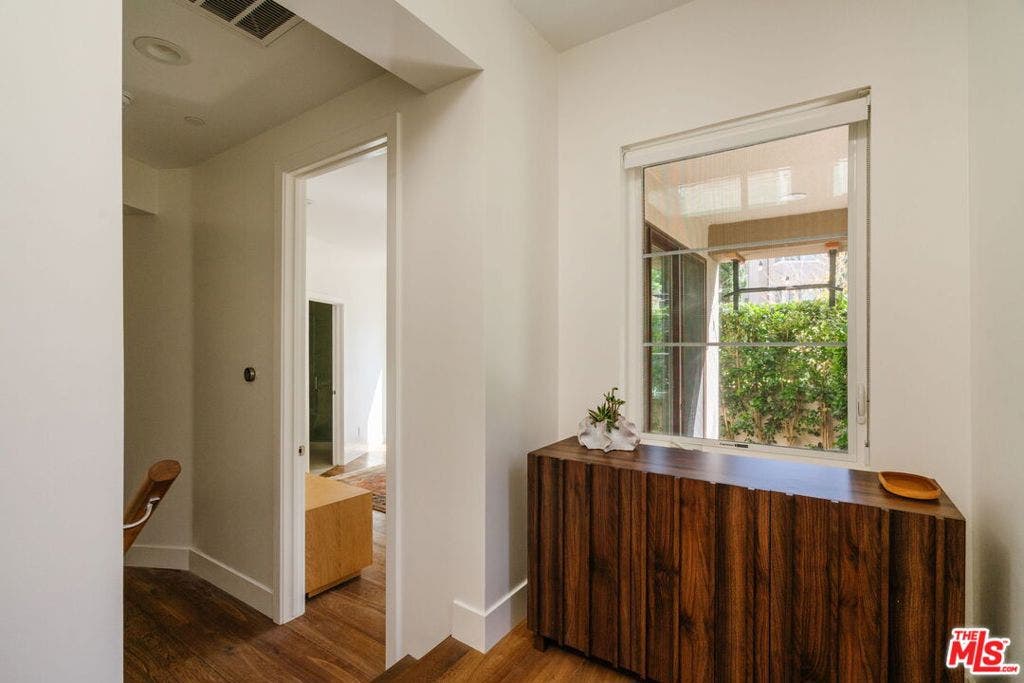 5837 N Lantern Court, Playa Vista, CA 90094 5837 N Lantern Court, Playa Vista, CA 90094