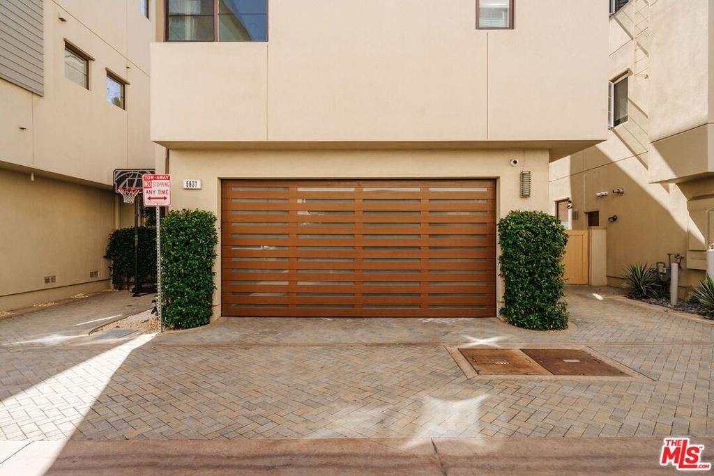 5837 N Lantern Court, Playa Vista, CA 90094 5837 N Lantern Court, Playa Vista, CA 90094
