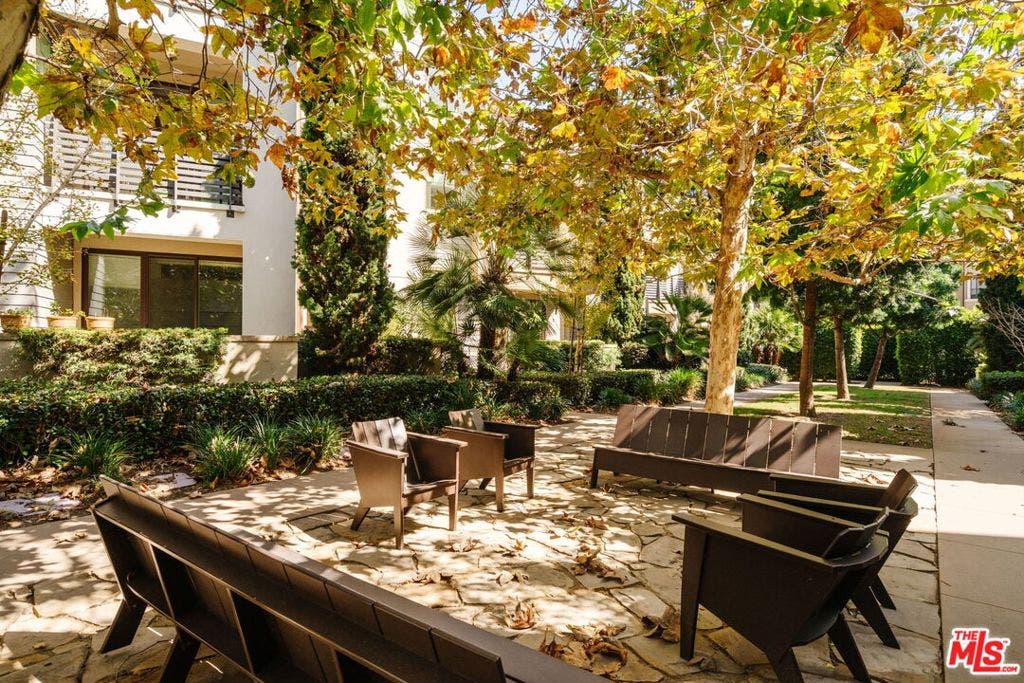 5837 N Lantern Court, Playa Vista, CA 90094 5837 N Lantern Court, Playa Vista, CA 90094