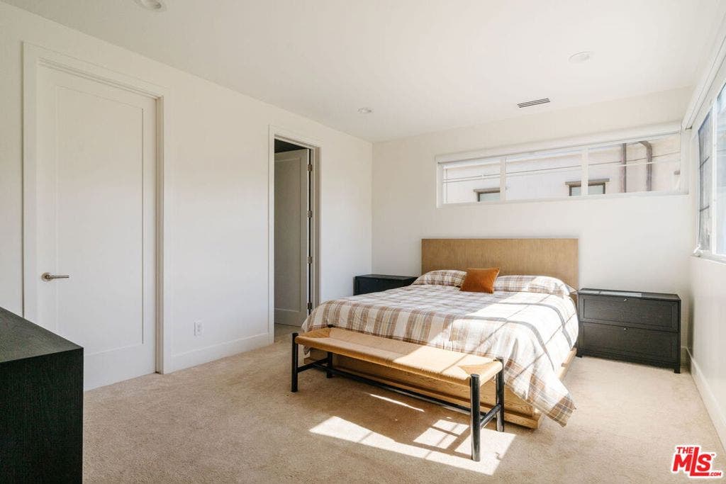 5837 N Lantern Court, Playa Vista, CA 90094 5837 N Lantern Court, Playa Vista, CA 90094