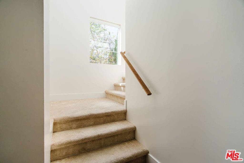 5837 N Lantern Court, Playa Vista, CA 90094 5837 N Lantern Court, Playa Vista, CA 90094