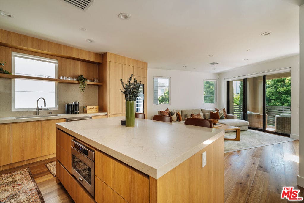 5837 N Lantern Court, Playa Vista, CA 90094 5837 N Lantern Court, Playa Vista, CA 90094