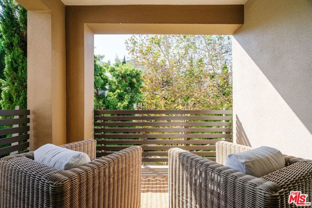 5837 N Lantern Court, Playa Vista, CA 90094 5837 N Lantern Court, Playa Vista, CA 90094