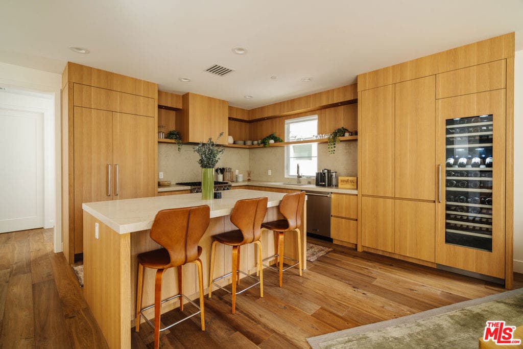 5837 N Lantern Court, Playa Vista, CA 90094 5837 N Lantern Court, Playa Vista, CA 90094
