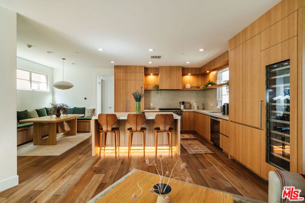 5837 N Lantern Court, Playa Vista, CA 90094 5837 N Lantern Court, Playa Vista, CA 90094