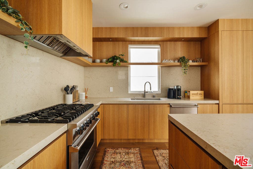 5837 N Lantern Court, Playa Vista, CA 90094 5837 N Lantern Court, Playa Vista, CA 90094