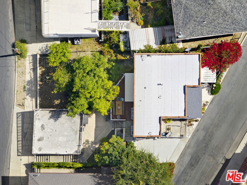 3125 Berkeley Circle, Los Angeles, CA 90026 3125 Berkeley Circle, Los Angeles, CA 90026