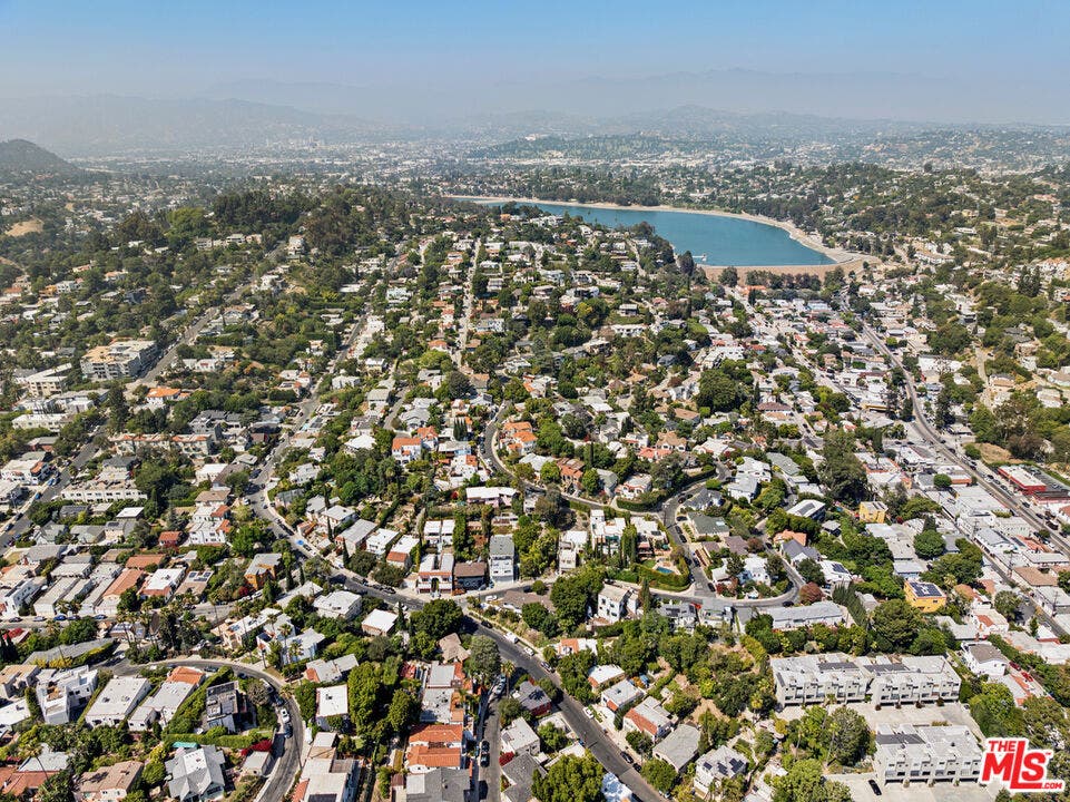 3125 Berkeley Circle, Los Angeles, CA 90026 3125 Berkeley Circle, Los Angeles, CA 90026