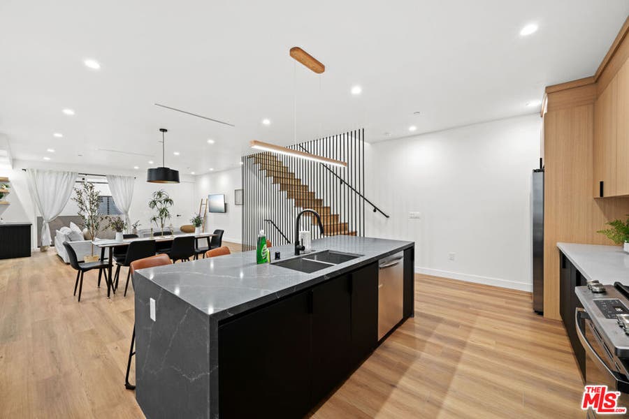 Property photo for 841 N Mccadden Pl, #B, Los Angeles, CA