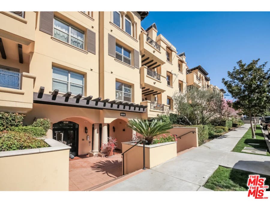 Property photo for 5037 Rosewood Avenue, #201, Los Angeles, CA